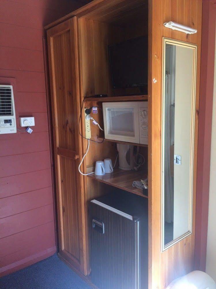 Red Cedar Motel Muswellbrook Zewnętrze zdjęcie