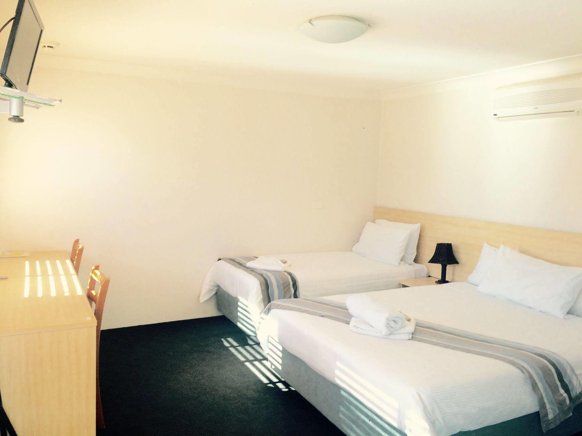 Red Cedar Motel Muswellbrook Zewnętrze zdjęcie