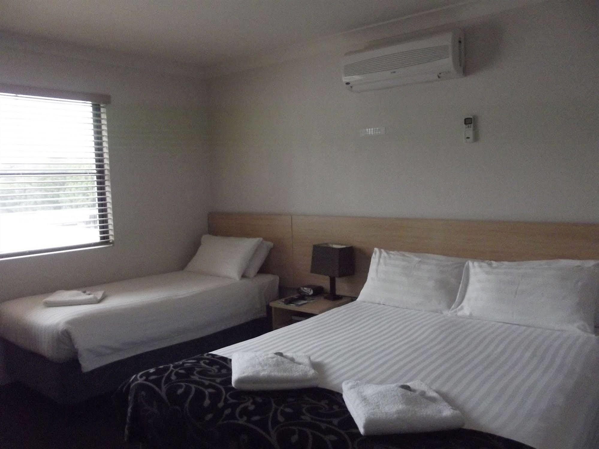 Red Cedar Motel Muswellbrook Zewnętrze zdjęcie