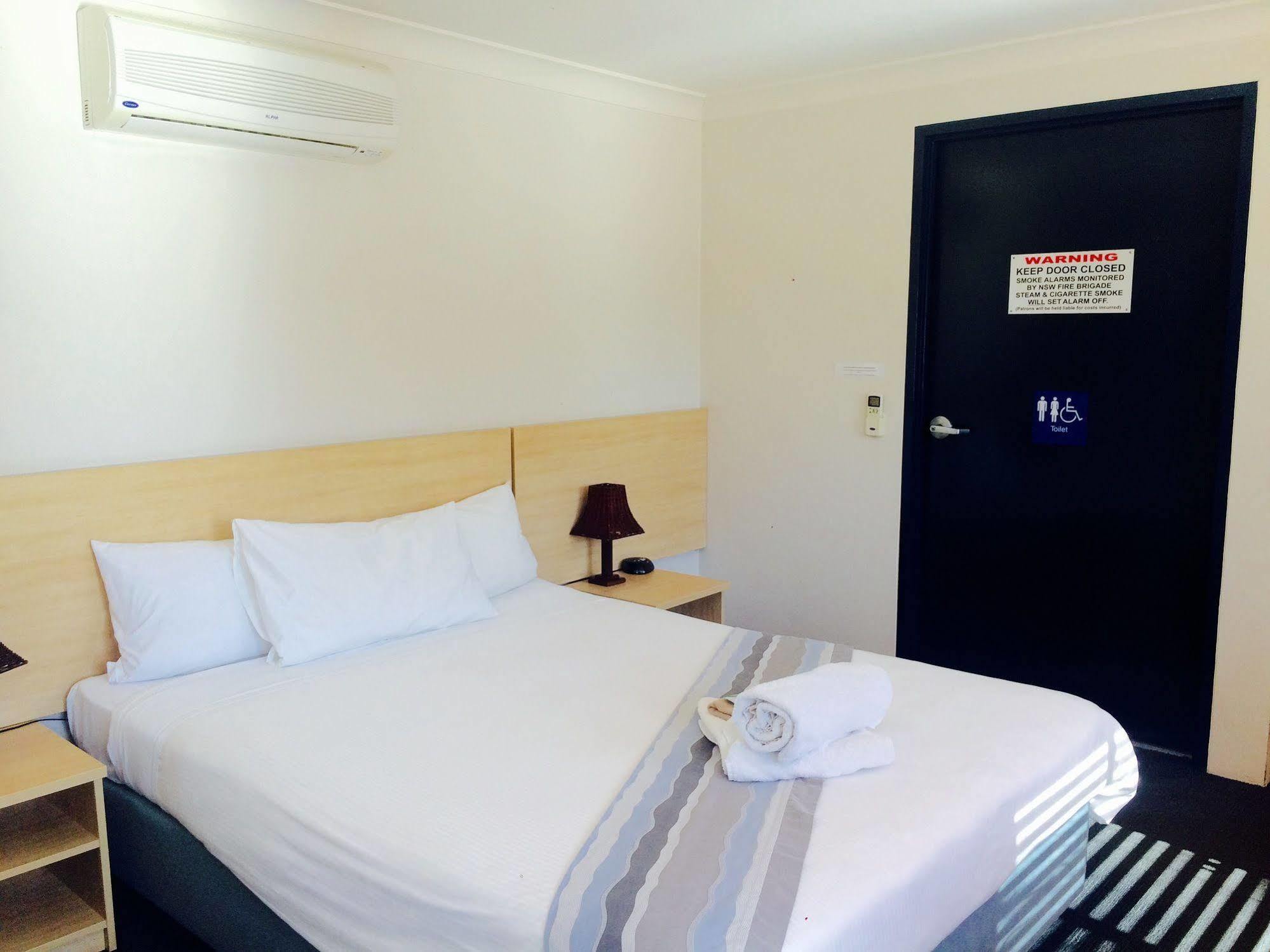Red Cedar Motel Muswellbrook Zewnętrze zdjęcie