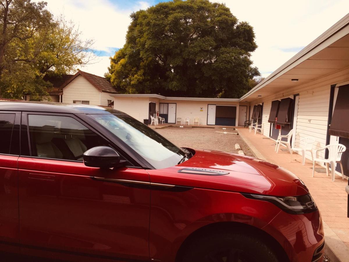 Red Cedar Motel Muswellbrook Zewnętrze zdjęcie