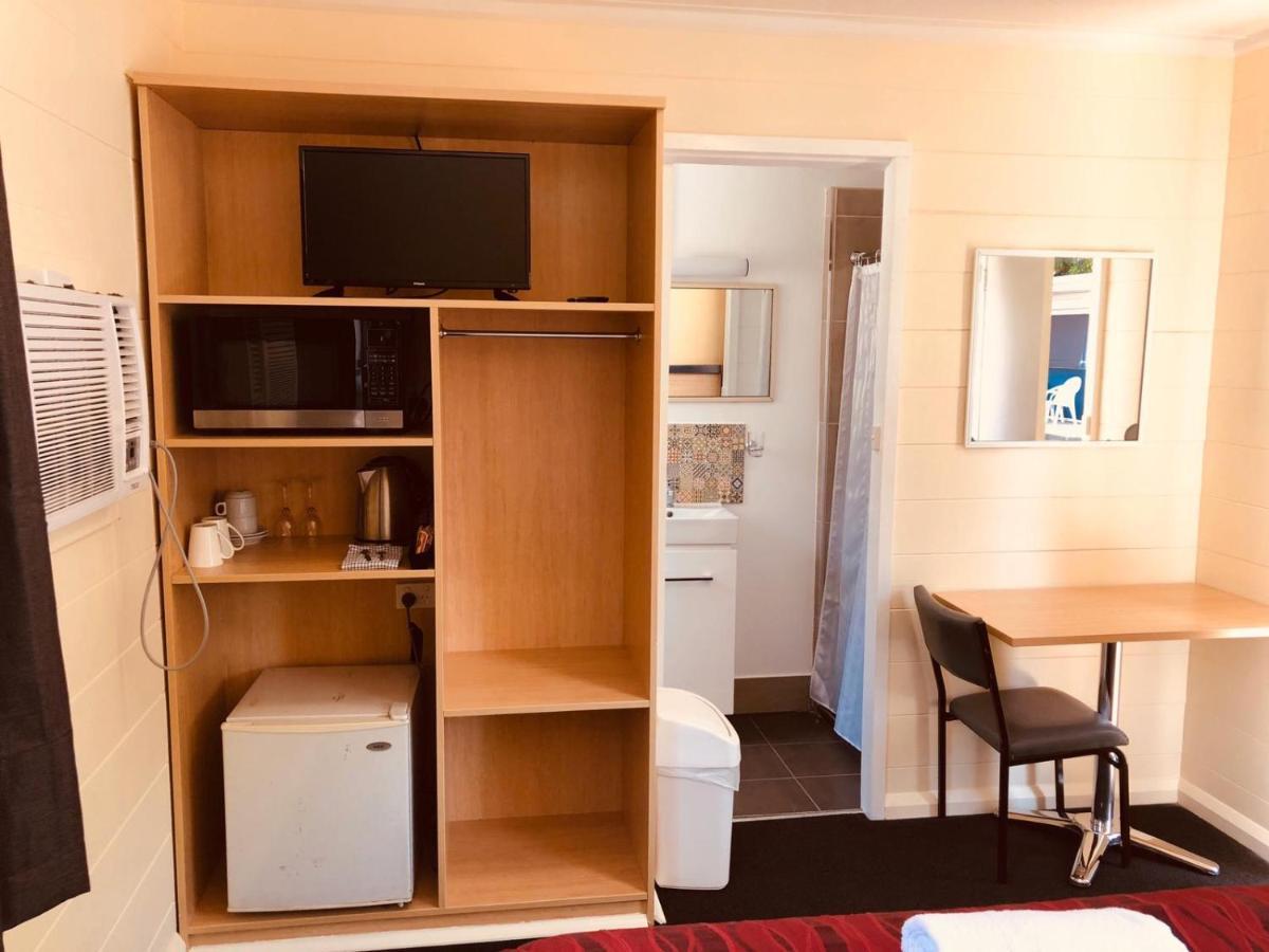 Red Cedar Motel Muswellbrook Zewnętrze zdjęcie